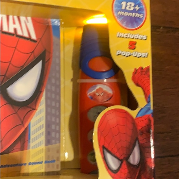 Spider-Man figure and book with flashlight - Picture 2 of 5